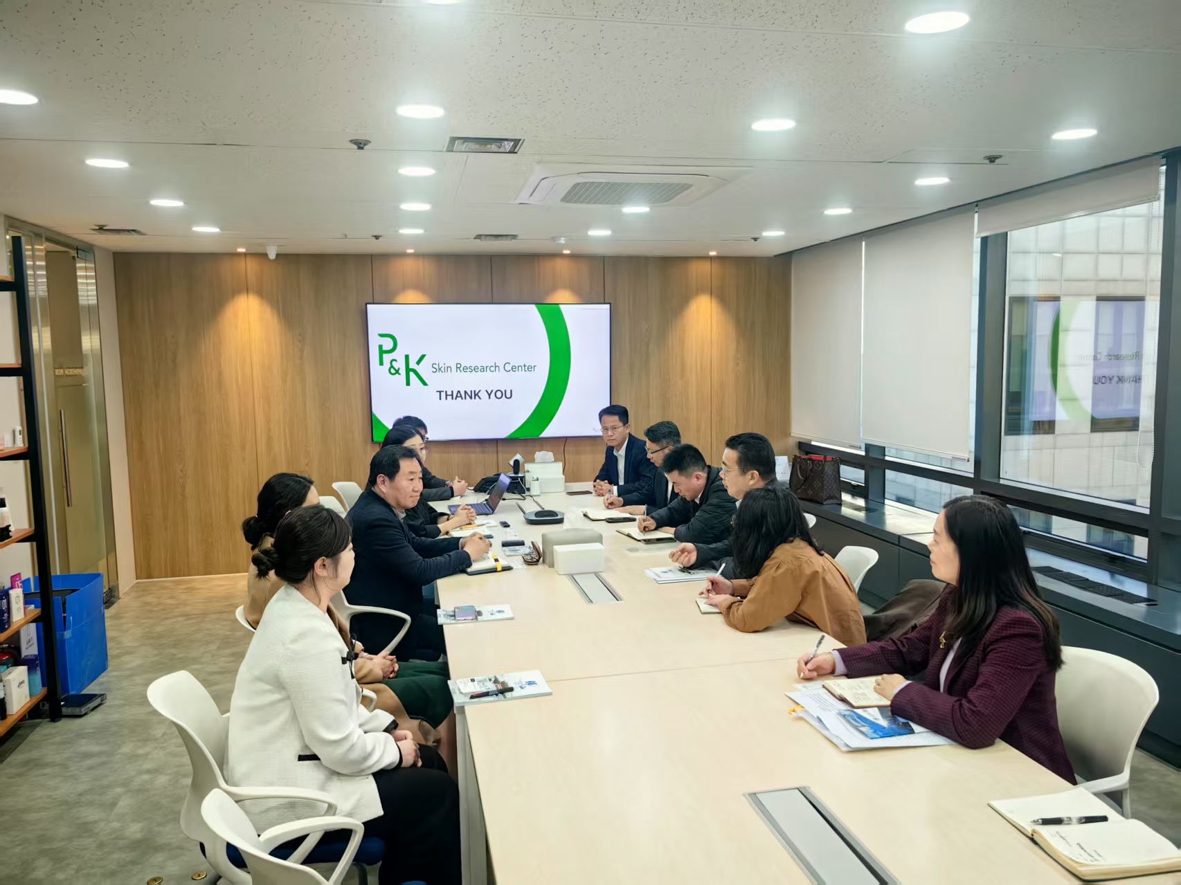 佛山市領(lǐng)導(dǎo)率隊(duì)赴韓國進(jìn)行交流推介。/佛山市發(fā)展和改革局供圖