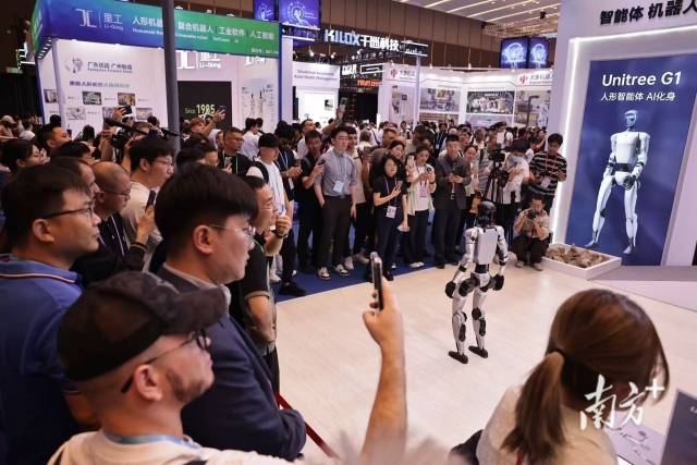 宇樹機器人。南方+ 吳明 拍攝