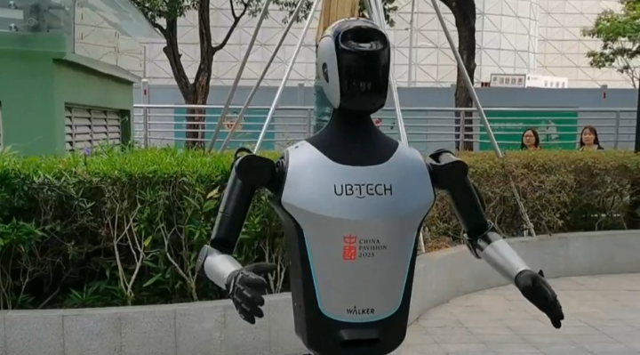 【深圳機器人谷】全國頂流大V齊聚廣東！首站探訪深圳優必選