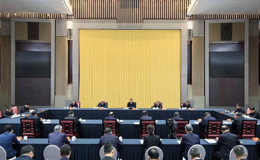 4月30日上午，中共中央總書記、國家主席、中央軍委主席習近平在上海主持召開部分省區市“十五五”時期經濟社會發展座談會并發表重要講話。新華社記者 丁林 攝