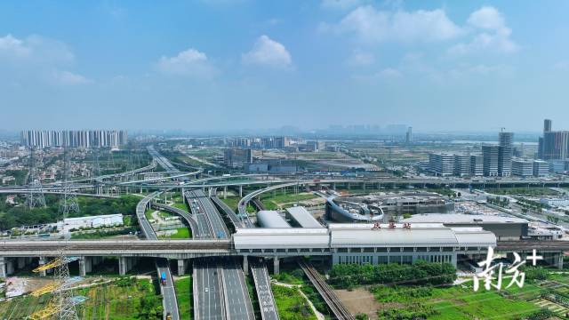 香港規劃師學會原會長李建華：突破物理邊界，釋放粵港“雙樞紐”聯動效應