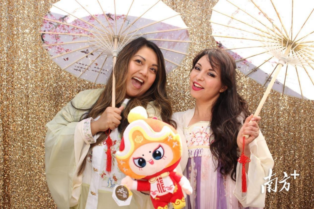 東莞潮玩圈粉海外消費者。