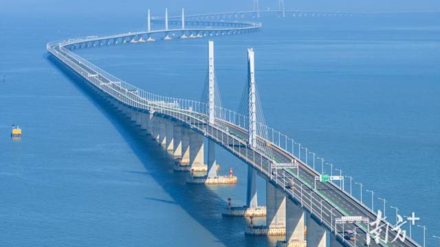 港珠澳大橋。