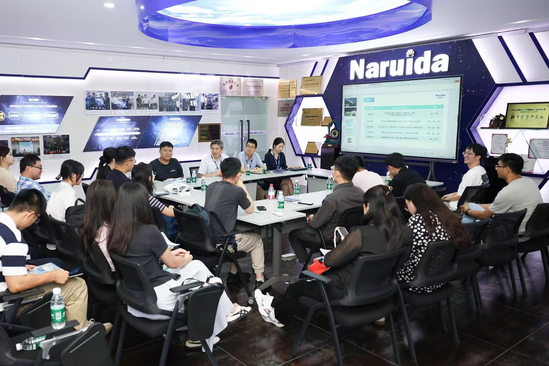 “百萬英才匯南粵”碩博珠海行（港澳專場）青年人才交流座談會