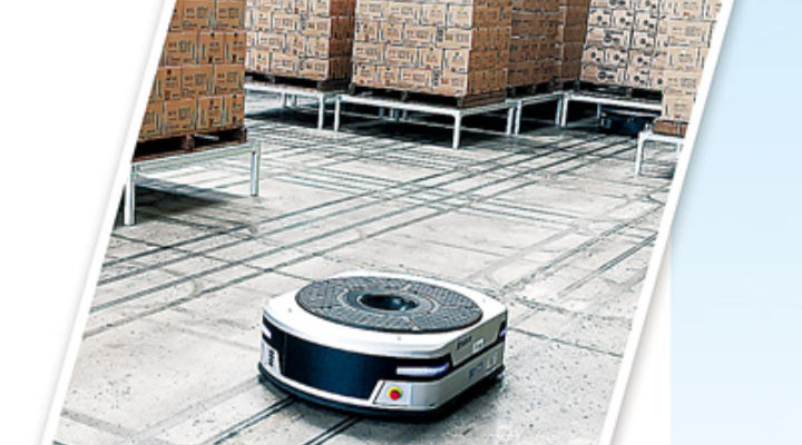 徐福記AGV智能搬運機器人在搬運物料。