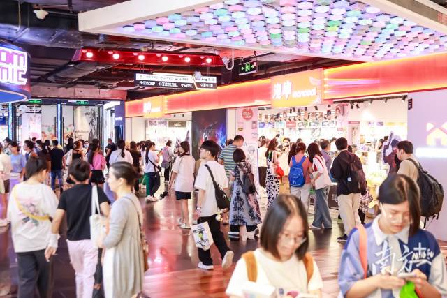 位于廣州天河商圈的時尚天河憑各具特色的二次元店鋪、環境及活動，吸引大批年輕消費者。受訪者供圖