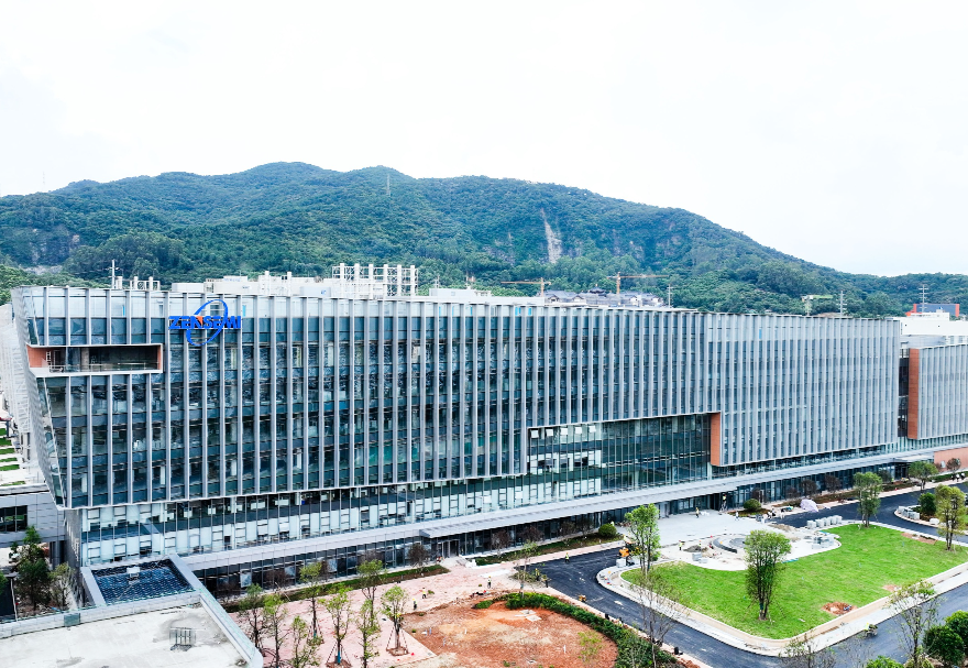 圖為增芯科技。智能傳感器廣泛應用于消費電子、汽車電子、工業電子等領域，是近年來多地著力布局的賽道。廣州增城邊規劃邊建設智能傳感器產業園，目前已引進產業項目21個，其中一個龍頭項目，增芯已建成國內第一條12英寸智能傳感器及特色工藝晶圓制造產線，規劃月產能2萬片。