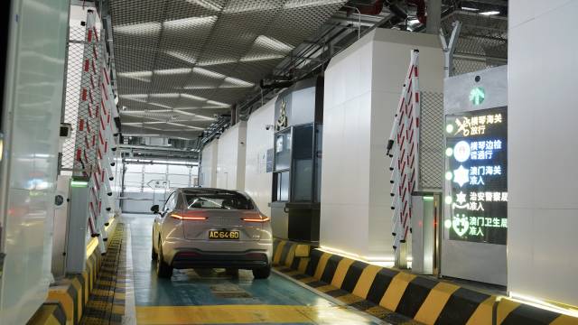 客貨車“粵澳聯合一站式”通道試運行，實現粵澳兩地5家口岸查驗單位在同一卡口通道對通關車輛實施驗放。