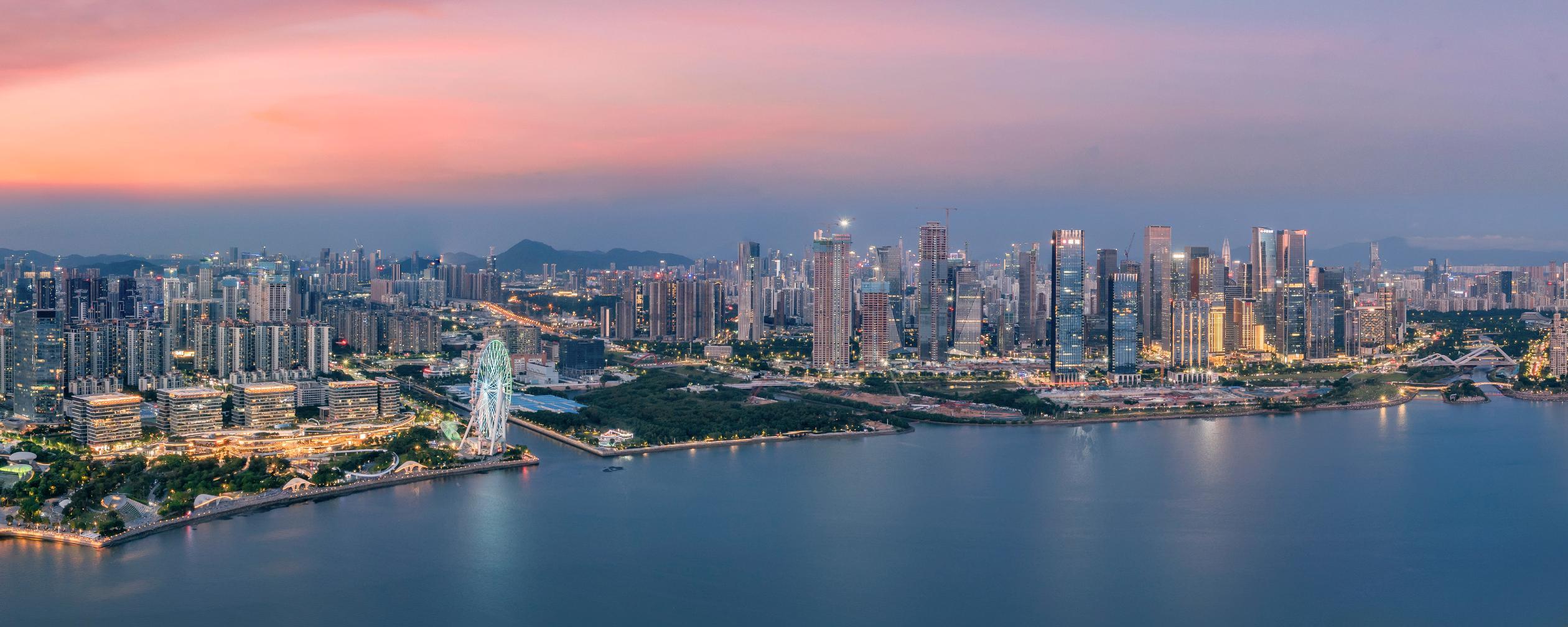 晚霞中的深圳前海一景。新華社發(fā)