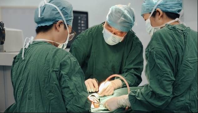 去年底，惠州市第三人民醫院實現惠州第一例港澳藥械臨床應用。受訪單位供圖