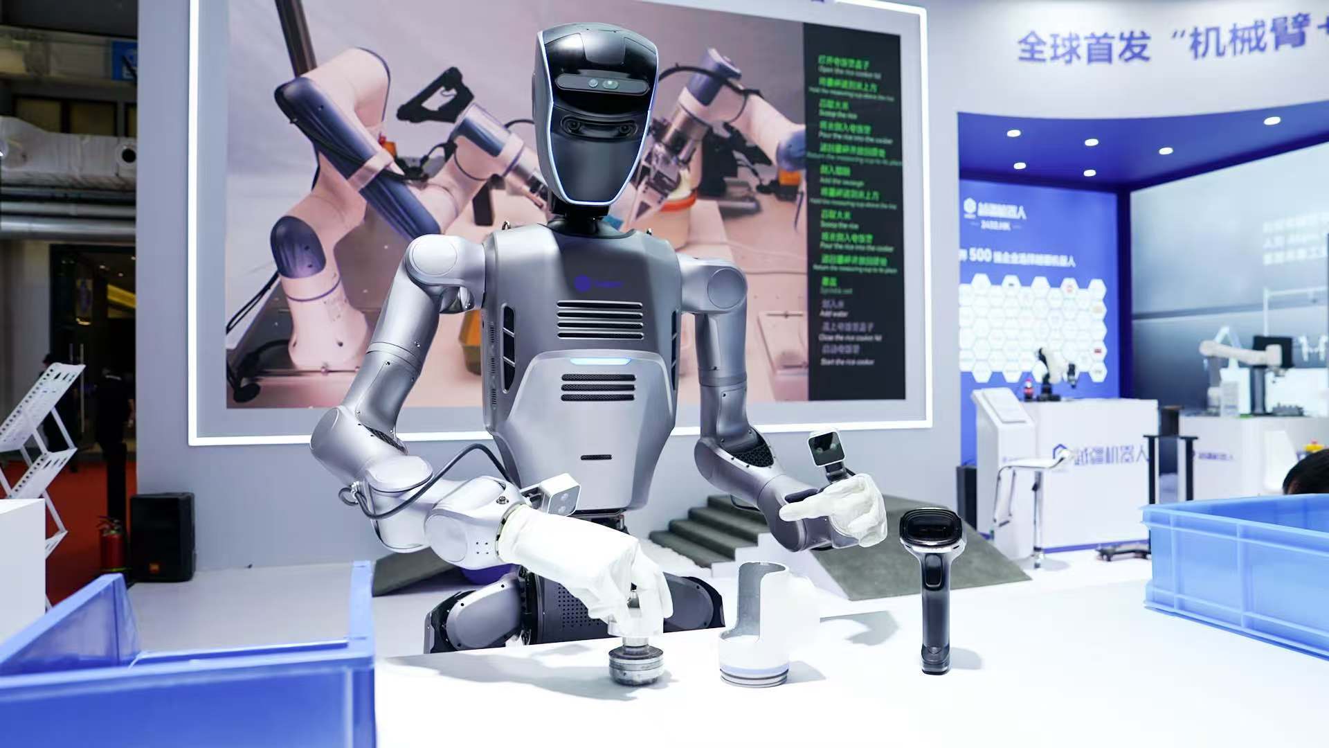 機器人正在組裝產(chǎn)品。