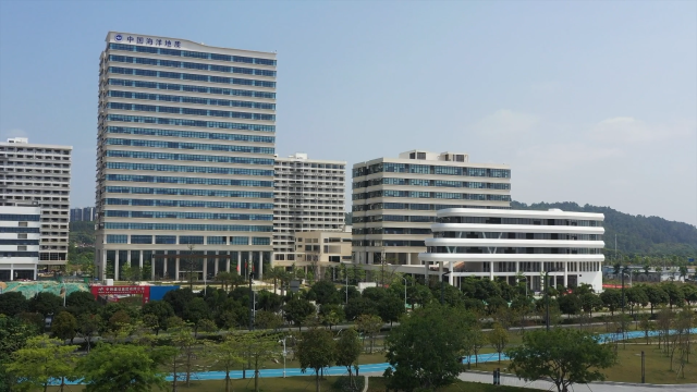 作為我國南方海洋科技創新中心，南沙還被國務院明確為“全國天然氣水合物研發和商業開發總部基地”。