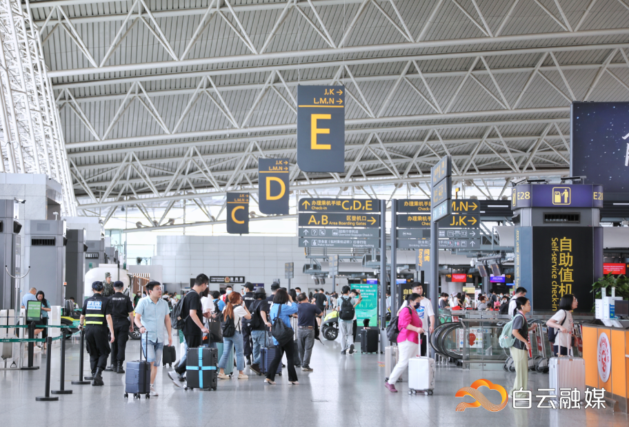 T3航站樓投運后，廣州白云國際機場年旅客吞吐能力將達到1.2億人次。