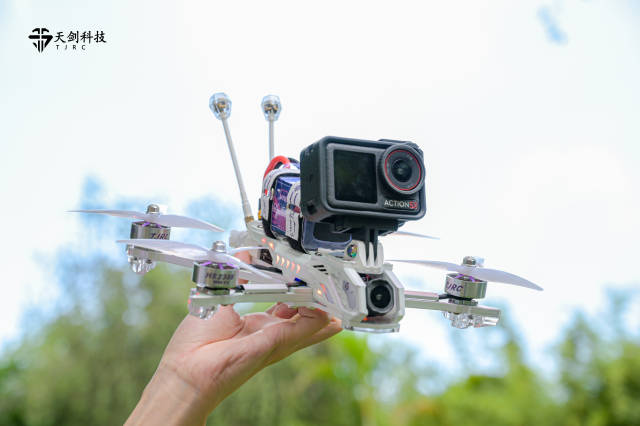 天劍防務科技穿越機產品。