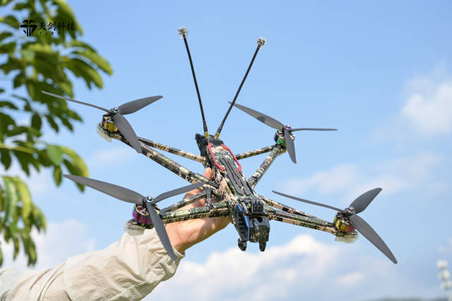 天劍防務科技穿越機產品。