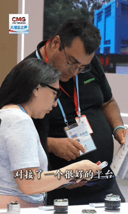 服務機器人專區內近50家行業領先企業以“產品展示+場景模擬+商務對接”模式呈現全場景智能化解決方案。