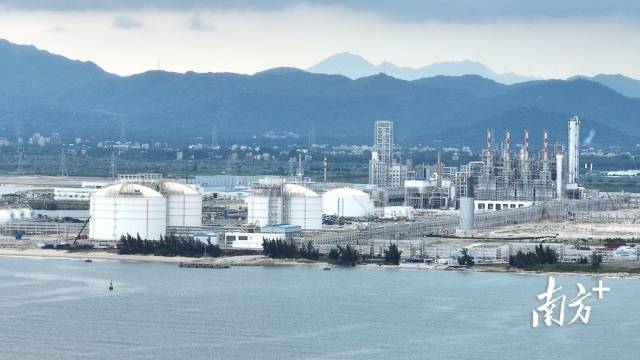 鼓勵(lì)和指導(dǎo)綠色工廠、“零碳”工廠開展產(chǎn)品碳足跡核算評價(jià)。