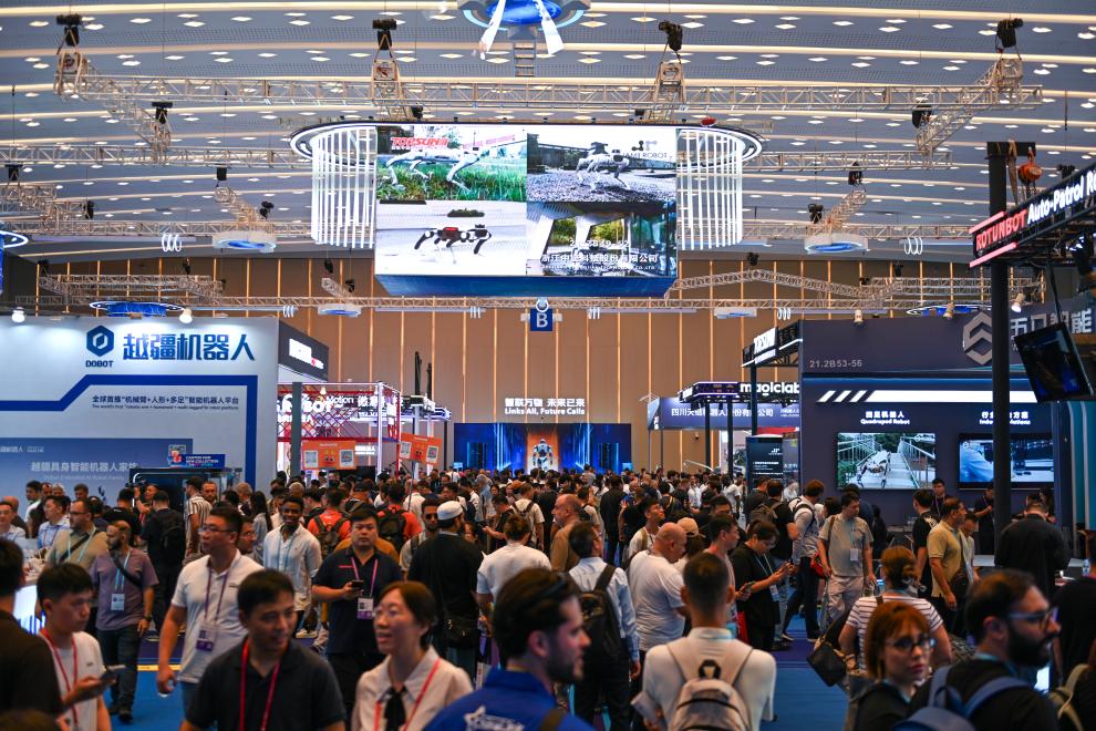 這是10月15日拍攝的第138屆廣交會服務機器人專區。