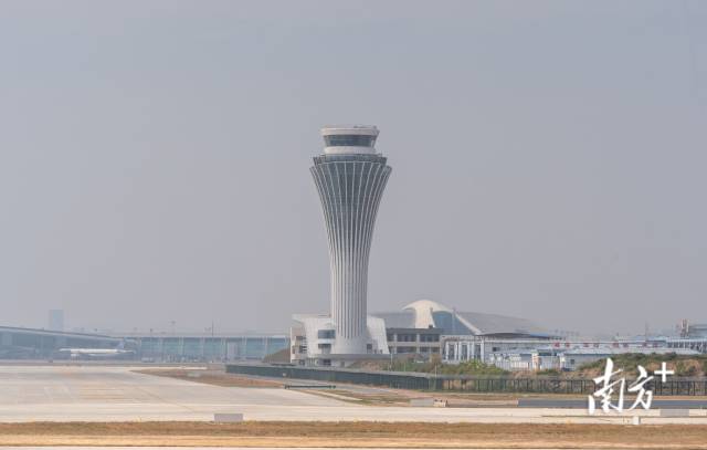 白云機(jī)場(chǎng)東塔臺(tái)啟用
