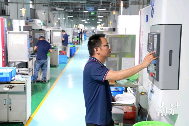 惠州不斷優化提升深惠區縣產業協作水平，加快產業有序轉移主平臺產業項目建設。