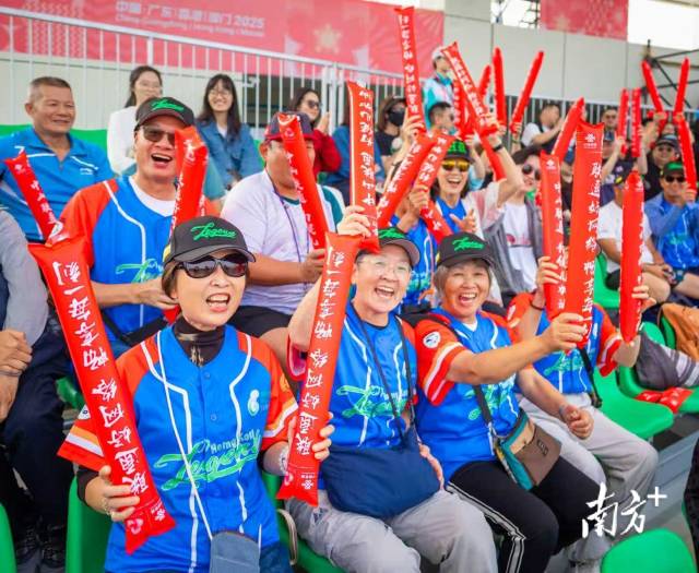 香港球迷組團來中山，為全運會棒球比賽加油。 受訪者 供圖
