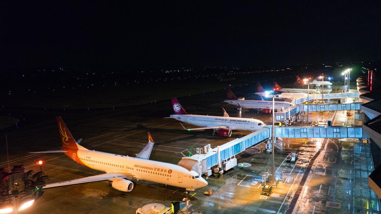 惠州機場夜幕下的停機坪
