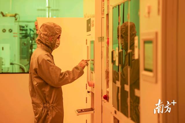 深圳技術大學半導體微納加工中心與測試平臺正式落成。