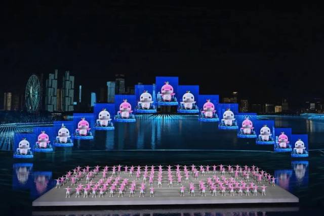 2025年11月21日，第十五屆全國運動會閉幕式在深圳前海歡樂劇場舉行。 新華社/圖