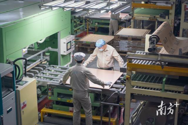 生益科技的生產車間