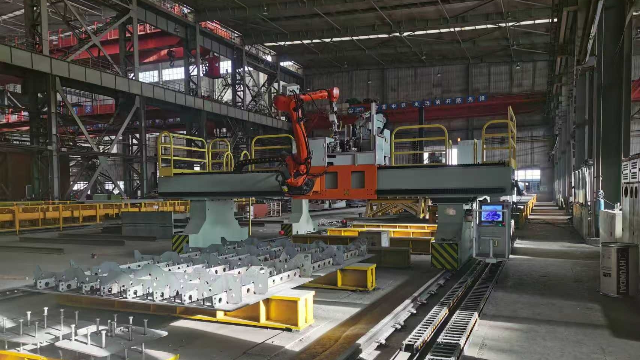 鋼殼節段通過智能化設備進行制造。