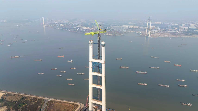 正在建設的獅子洋大橋。