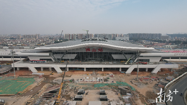 廣湛高鐵佛山站主體結構完工