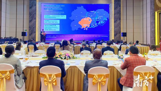 江門市領導以“五個好”詳細介紹江門的投資優勢，作招商推介。 南方+ 黃燁倩 拍攝