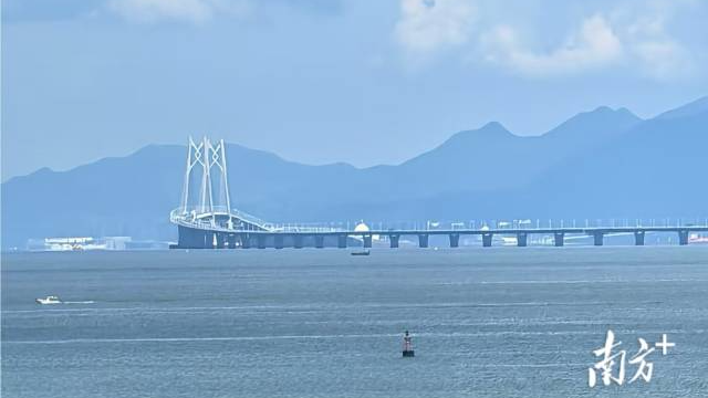 究竟多長的鋼索，才能鏈接永恒？答案找到了，系在那堅定且從容的中國結上。