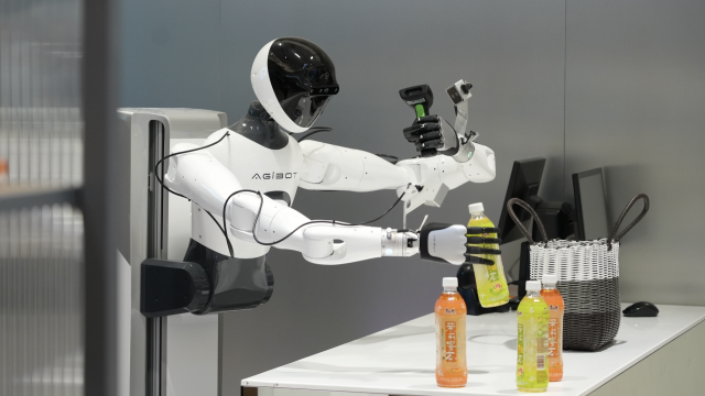 	應用場景創新促進、細胞基因產業促進相關立法已經列入立法計劃。