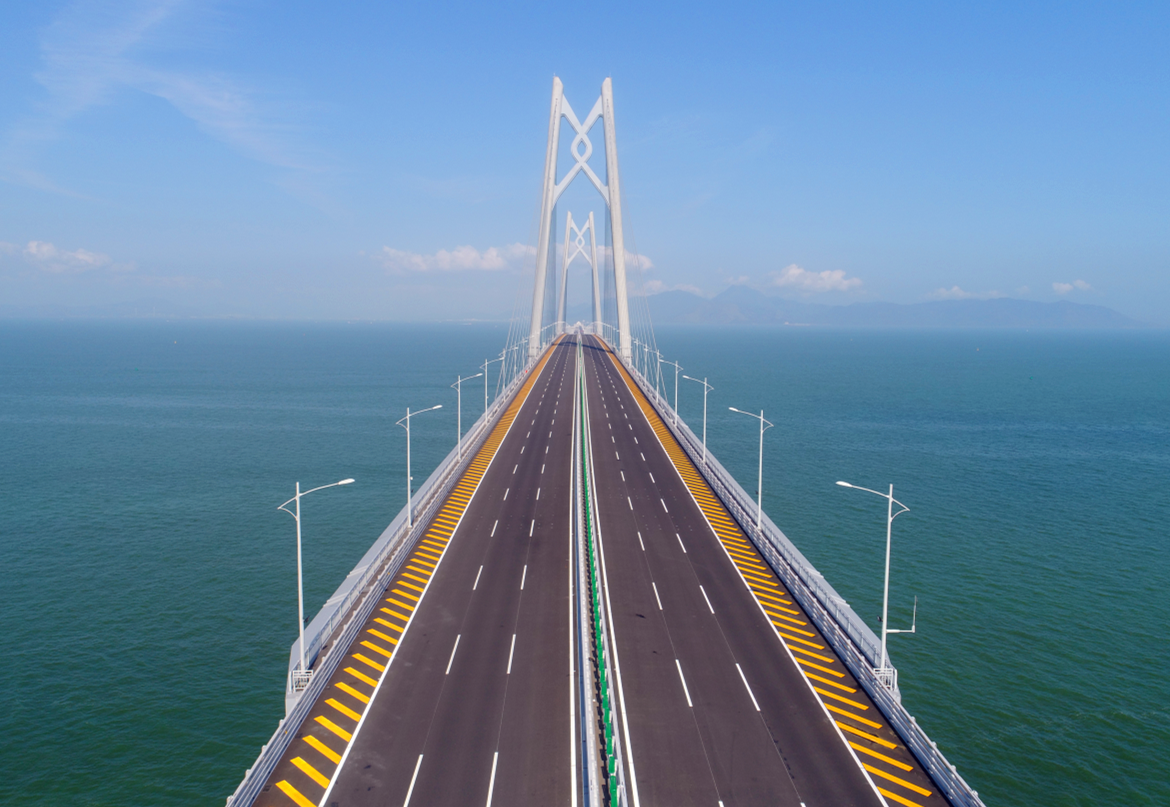 經過近9年的努力，2018年2月6日，港珠澳大橋主體完成驗收。9月28日-30日，粵港澳三方共同對港珠澳大橋主體工程、三地口岸及連接線進行了聯調聯試。